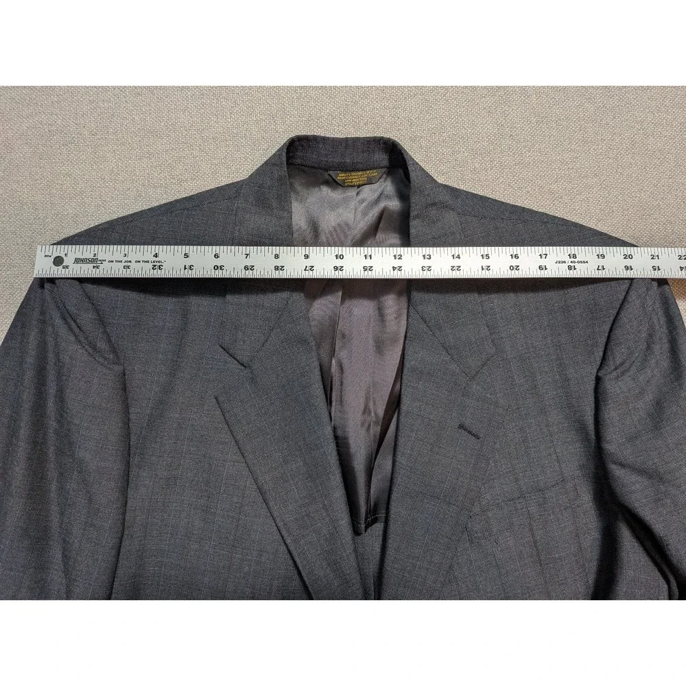John Weitz Men's Gray 2 Piece Suit 46R Wool Check Union Made in USA Vintage